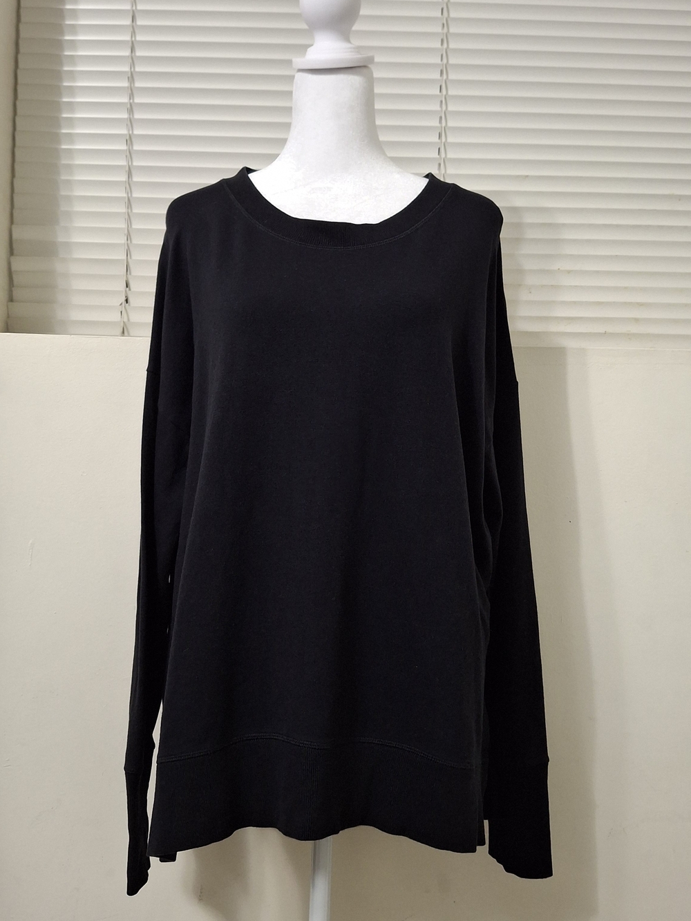 TUFF ATHLETICS Black Long Sleeve Pullover Sweatshirt Tunic Flower Logo XL